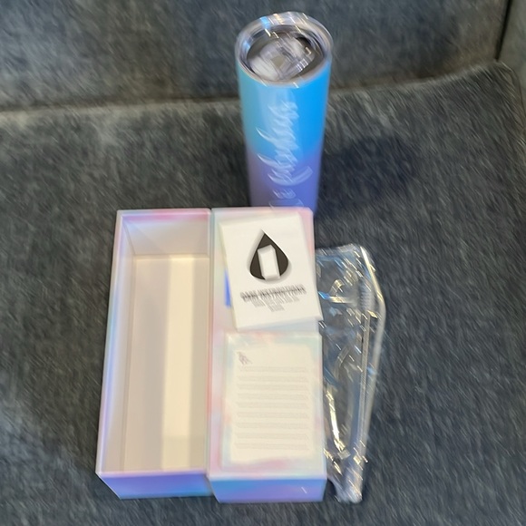 New in box “50 & Fabulous” skinny tumbler by Onebttl metal straw 20 ounces/500mL - Picture 2 of 11